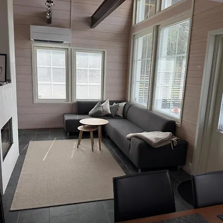 Hile - 8 Hengen Moekki, Rauhallinen Sijainti Himoksen Ytimessae * Jämsä